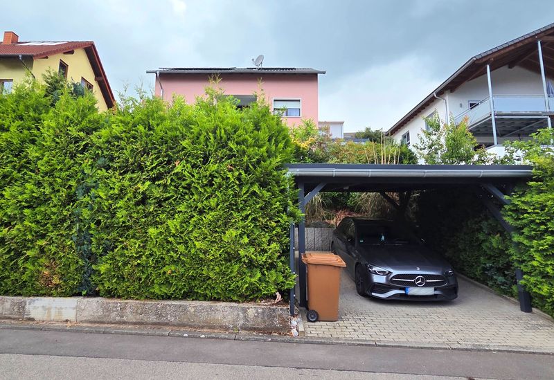 Viel Platz für die ganze Familie – modernisiertes Wohnhaus mit Einliegerwohnung auf Erbpacht